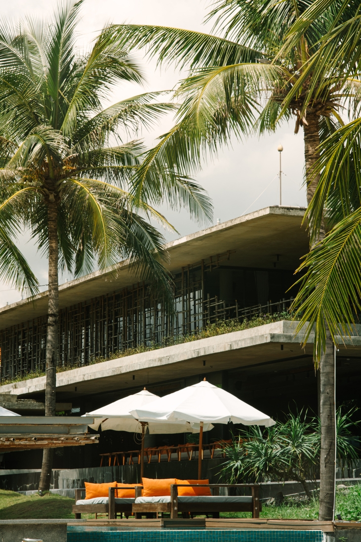 Daytime relaxation at Blush Beach Club